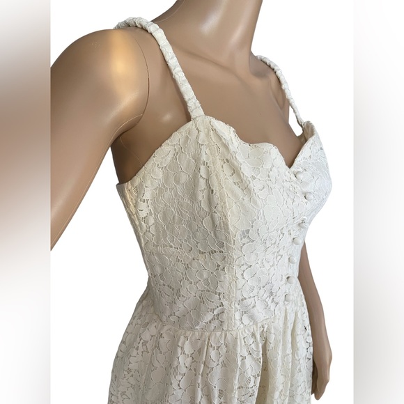 Aritzia Talula Sundress with removable straps - Picture 4 of 5